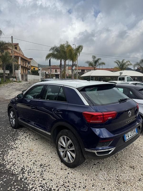 Usata VW T-Roc Style 116 CV (85 kW) 2019 Blu SUV