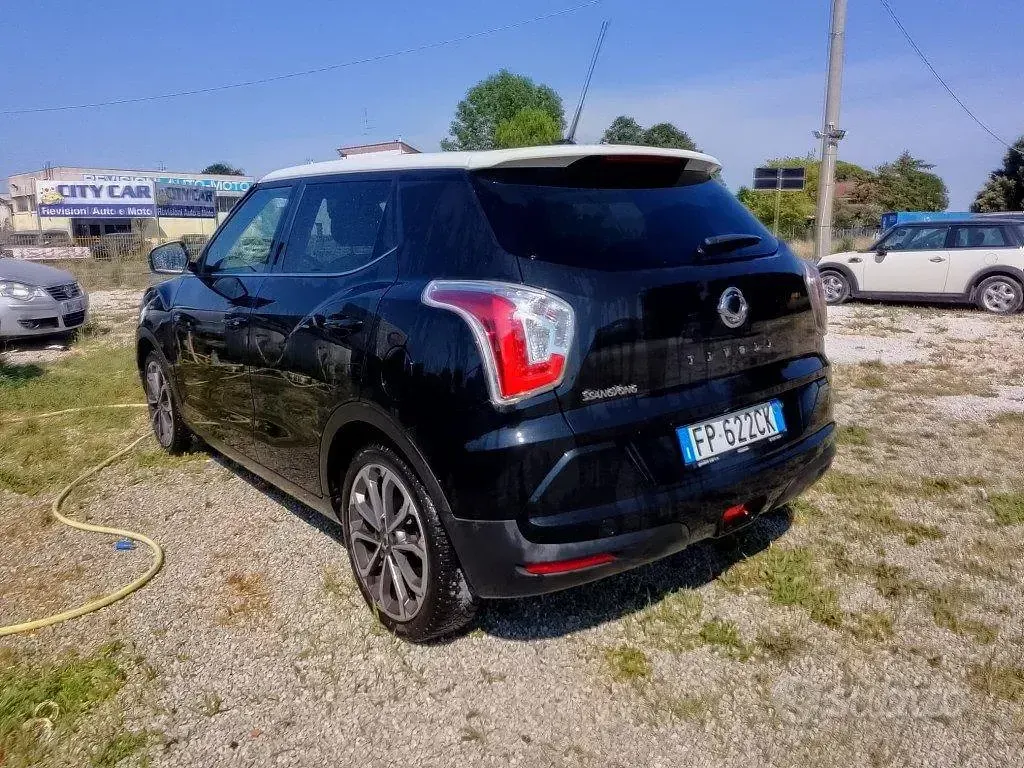 Usata SsangYong Tivoli 116 CV (85 kW) 2018 Nero SUV