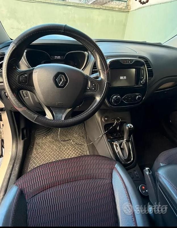 Usata Renault Captur 90 CV (66 kW) 2014 Grigio SUV