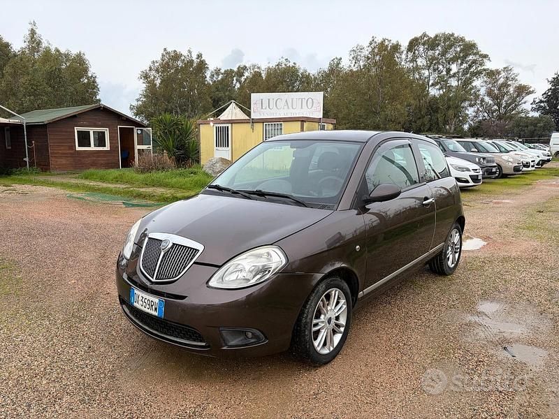 Grigio Usata 2009 Lancia Ypsilon Due volumi | 2600 € (Buon prezzo) - Immagine 1/4