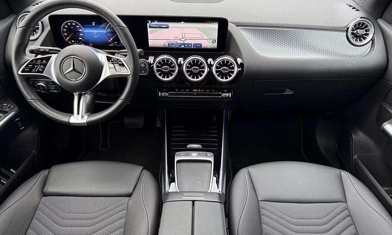 Usado Mercedes GLA180 Progressive 136 CV (100 kW) 2025 Negro SUV