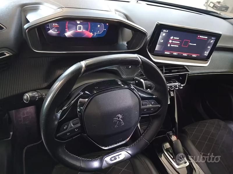 Usata Peugeot 2008 GT 155 CV (114 kW) 2020 Grigio SUV