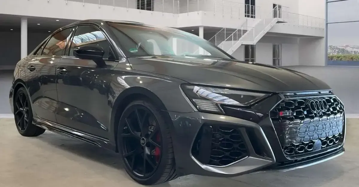 Usata Audi RS3 Ambiente 400 CV (294 kW) 2024 Grigio Berlina