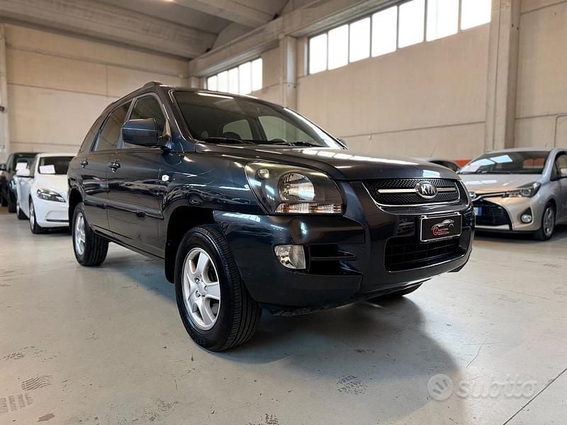 Usata Kia Sportage Active 141 CV (103 kW) 2007 Grigio SUV