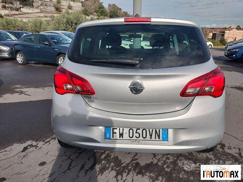 Usata Opel Corsa 70 CV (51 kW) 2019 Argento Berlina