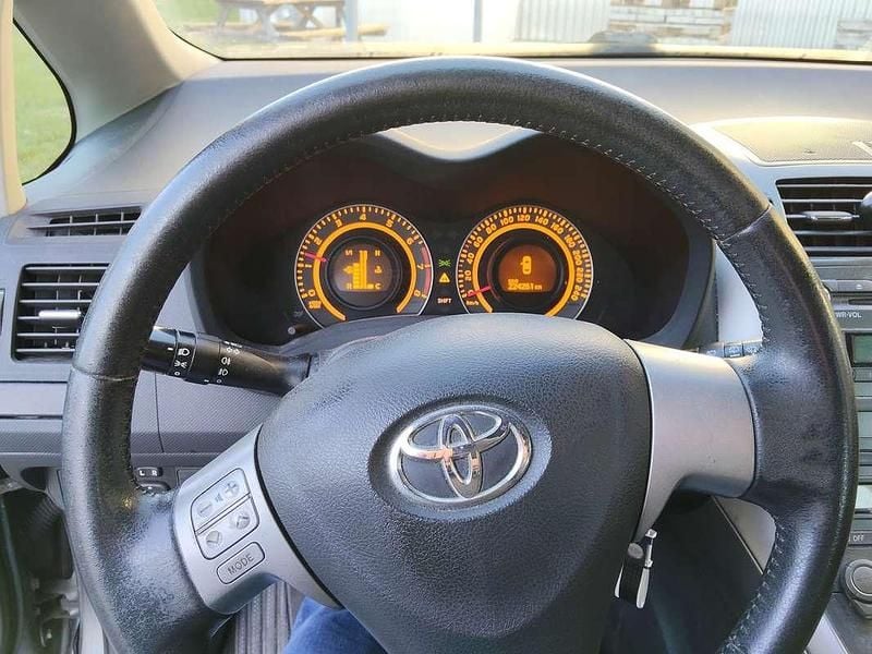 Usata Toyota Auris Sol 124 CV (91 kW) 2009 Berlina