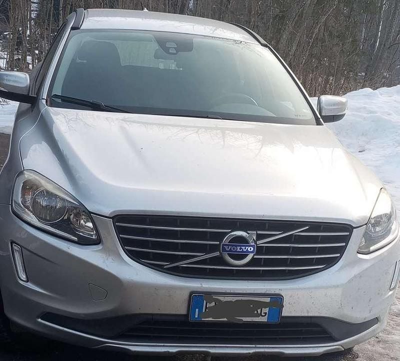 Usata Volvo XC60 Kinetic 181 CV (133 kW) 2014 Argento SUV