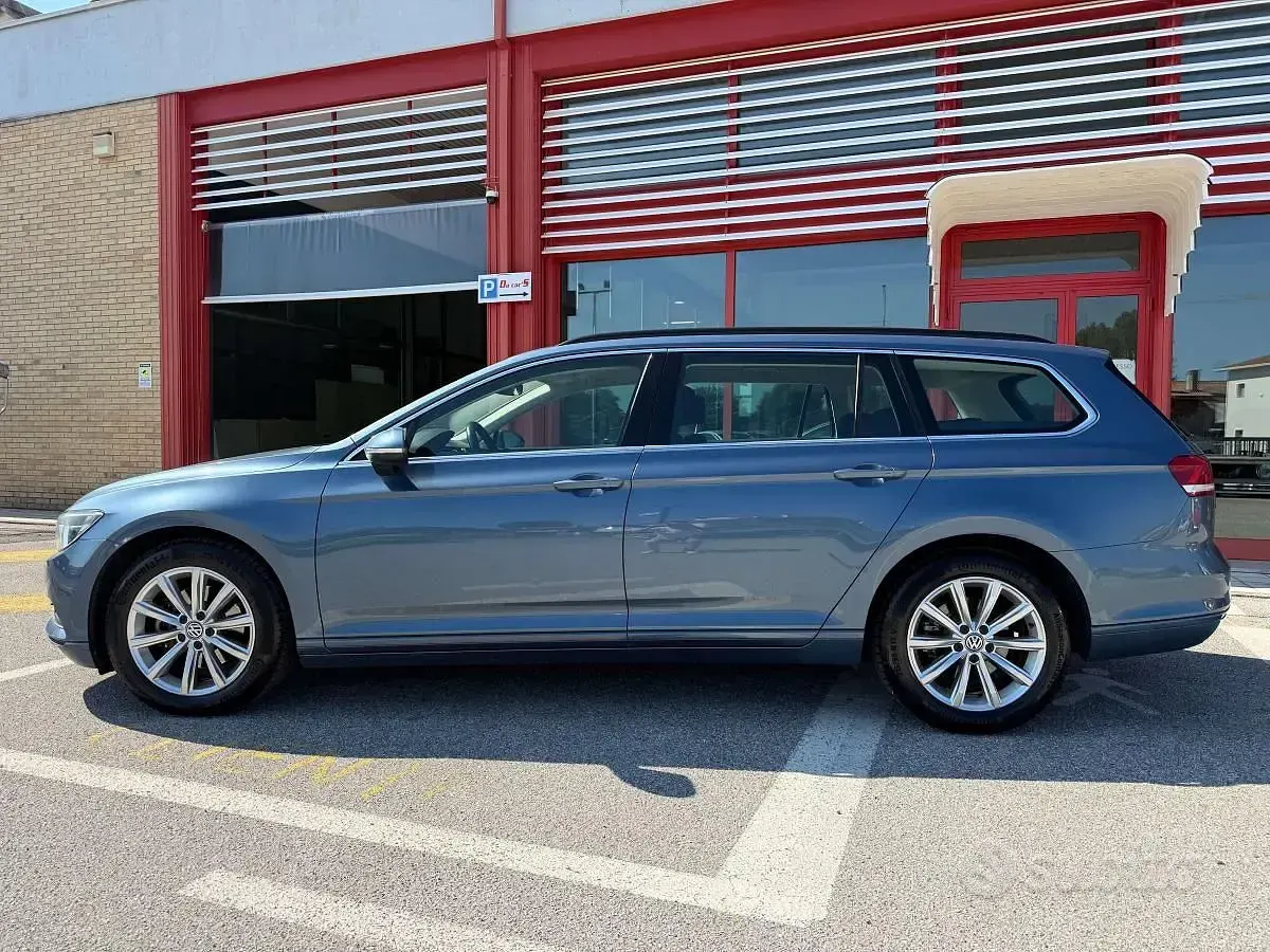 Usata VW Passat Highline 150 CV (110 kW) 2016 Blu/azzurro Station wagon