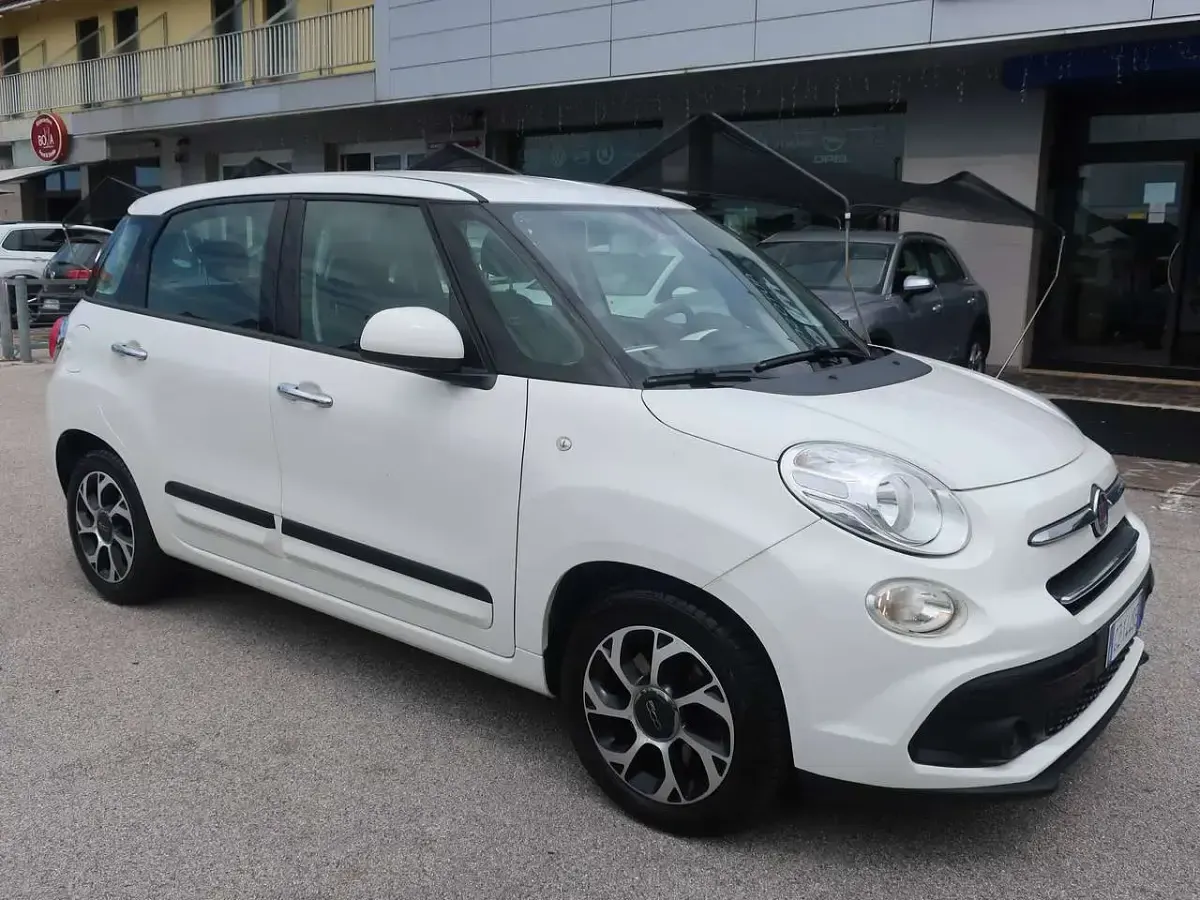 Usata Fiat 500L Business 120 CV (88 kW) 2018 Bianco pastello Monovolume