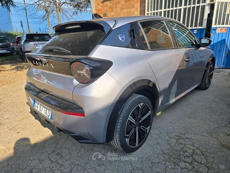 Usata Lancia Ypsilon 101 CV (74 kW) 2025 Utilitaria