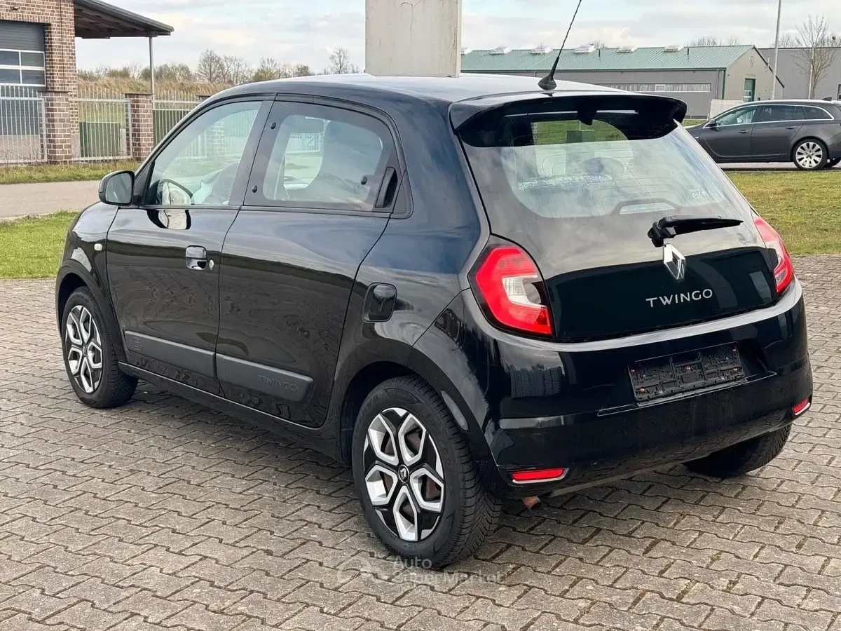 Usata Renault Twingo SE 73 CV (53 kW) 2020 Nero Utilitaria