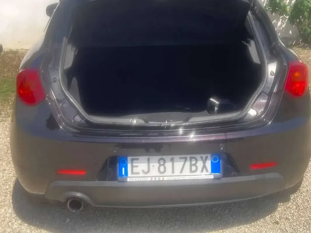 Usata Alfa Romeo Giulietta 105 CV (77 kW) 2011 Nero Utilitaria