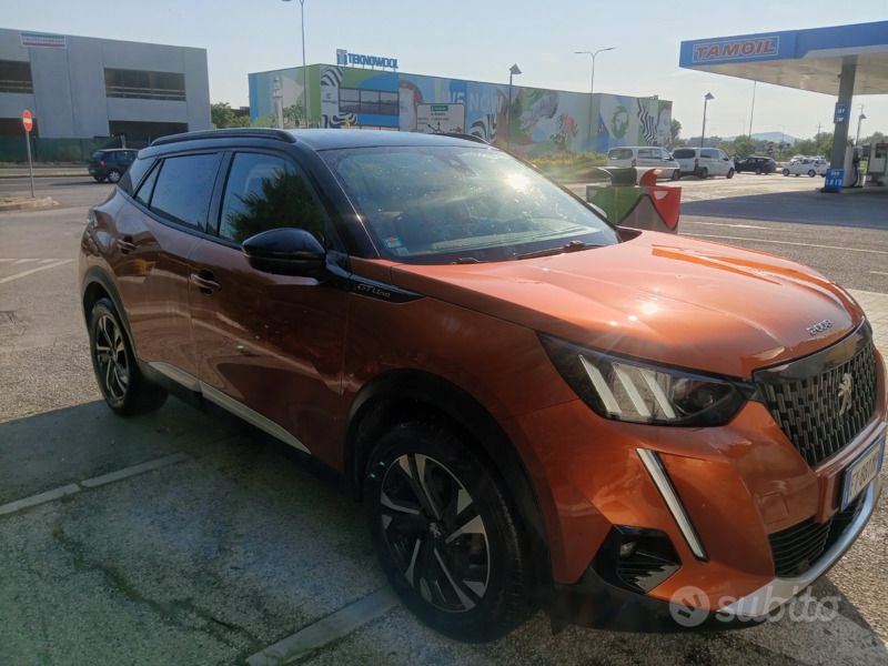 Usata Peugeot 2008 GT-line 131 CV (96 kW) 2020 Giallo SUV