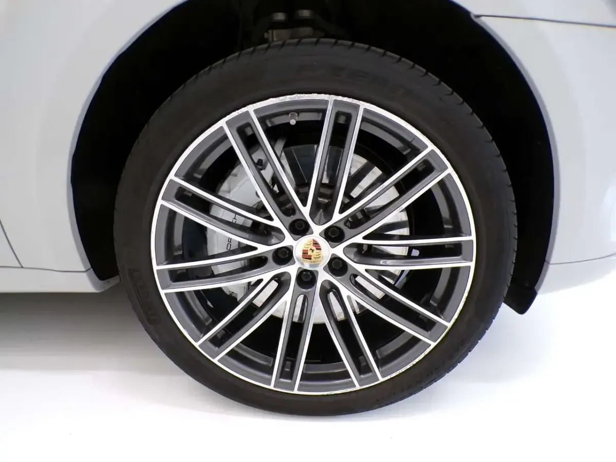 Usata Porsche Macan Turbo 441 CV (324 kW) 2019 Grigio metallizzato SUV