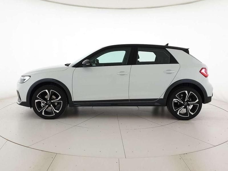 Nuova Audi A1 150 CV (110 kW) 2026 Bianco ghiaccio metallizzato n SUV