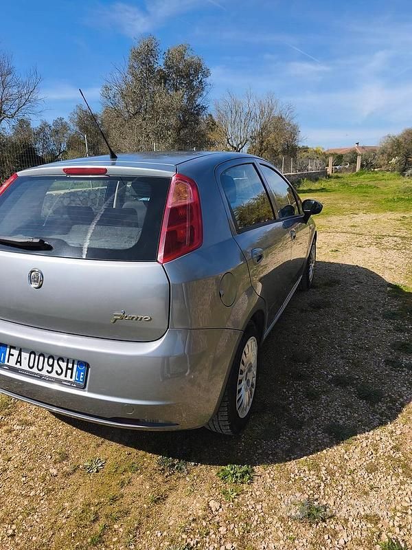Usata Fiat Grande Punto Dynamic 77 CV (56 kW) 2008 Grigio Utilitaria