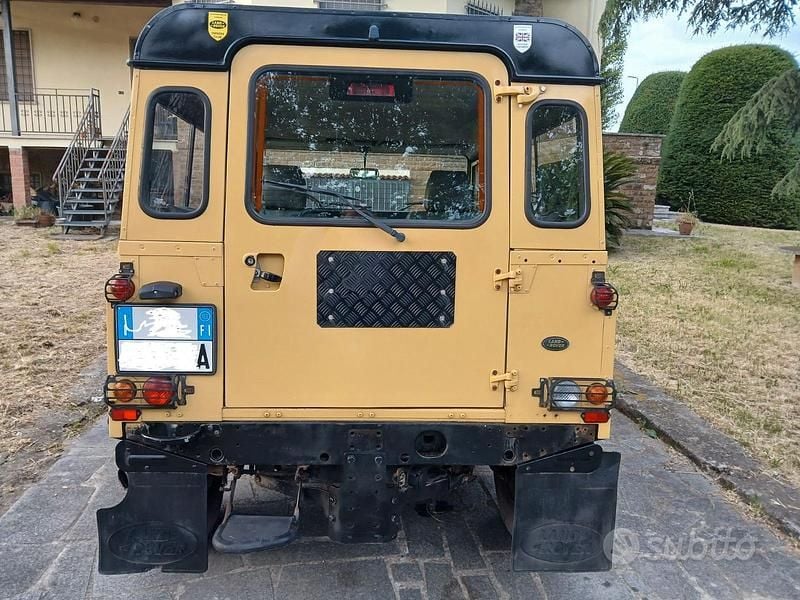Usata Land Rover Defender 122 CV (89 kW) 2002 SUV