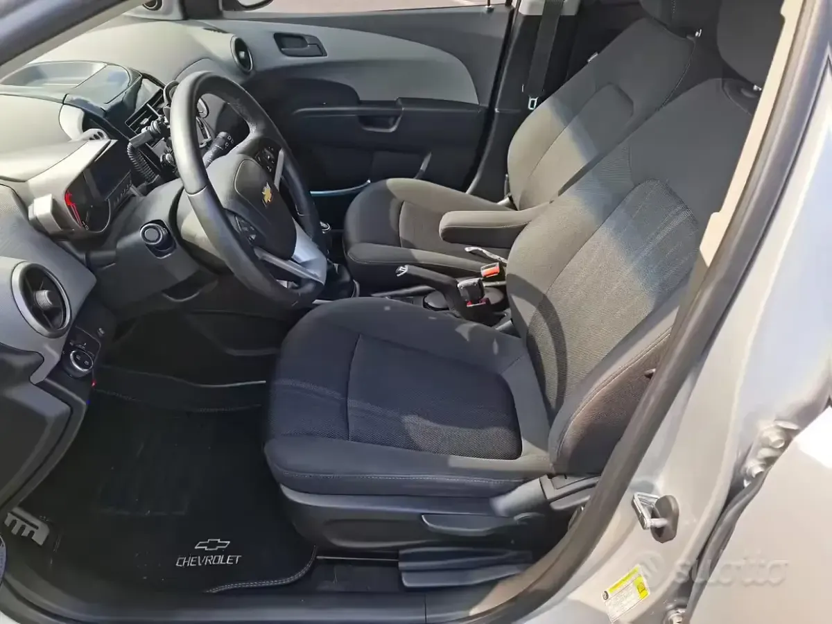 Usata Chevrolet Aveo 86 CV (63 kW) 2013 Grigio Berlina