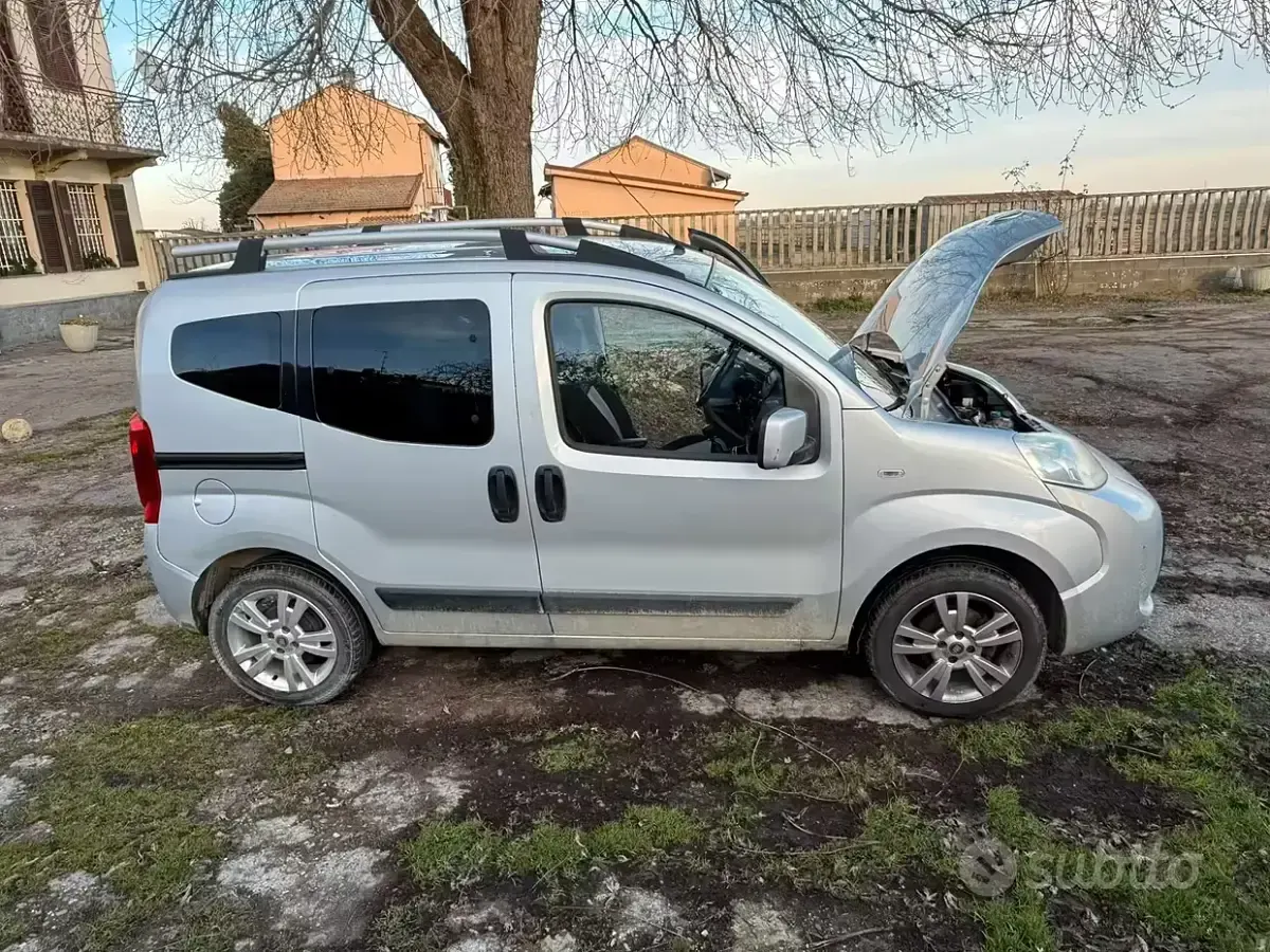 Usata Fiat Qubo Trekking 77 CV (56 kW) 2016 Grigio Monovolume