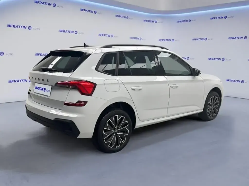 Usado Skoda Kamiq 116 CV (85 kW) 2024 Gris SUV