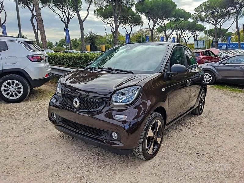 Usata Smart ForFour 90 CV (66 kW) 2019 Marrone Utilitaria