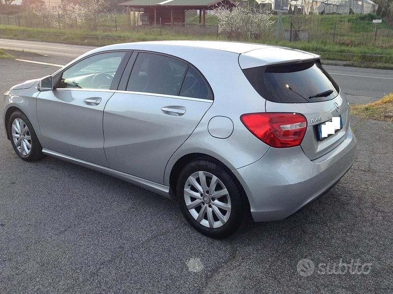 Usata Mercedes A160 90 CV (66 kW) 2014 Argento Berlina