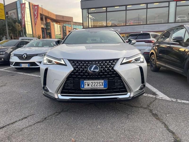 Usata Lexus UX 250h 184 CV (135 kW) 2019 Argento SUV