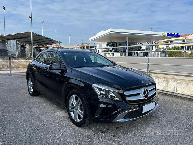 Usata Mercedes GLA180 109 CV (80 kW) 2015 Nero SUV