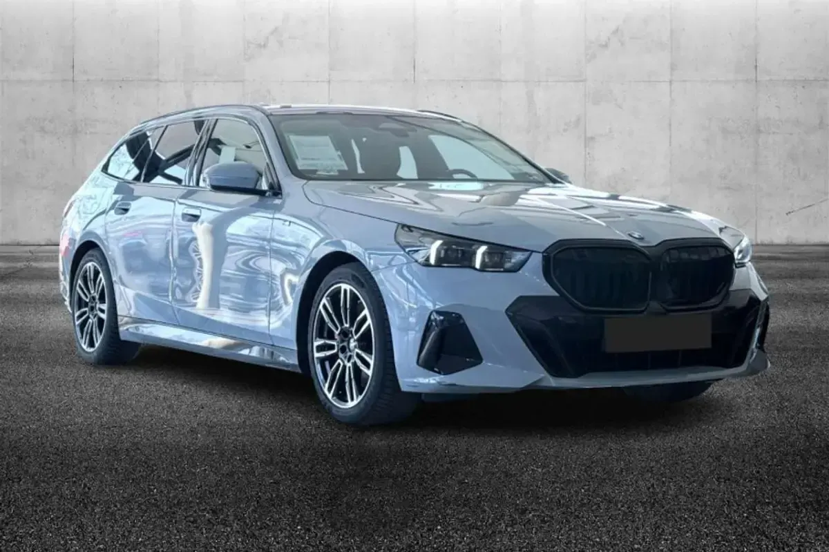 Usata BMW 540 M Sport 286 CV (210 kW) 2025 Grigio Station wagon