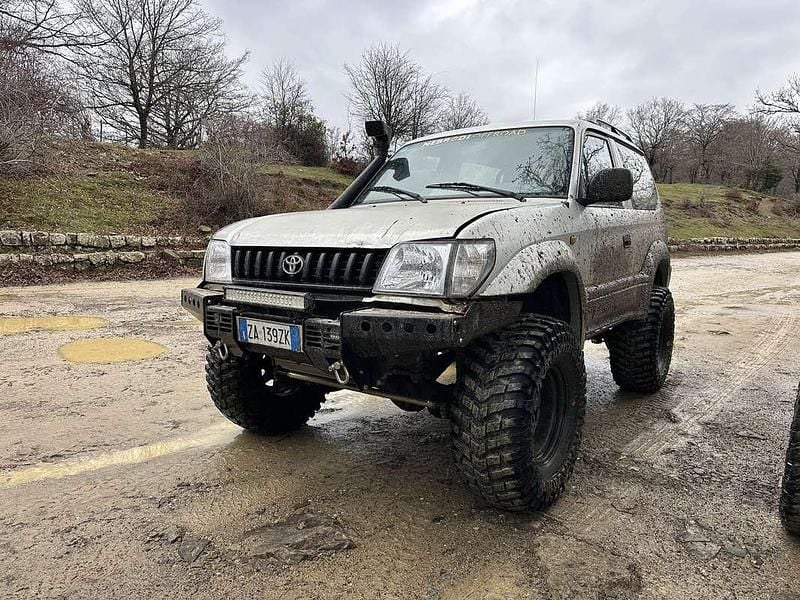 Usata 2000 Toyota Land Cruiser SUV | 12.000 € (Buon prezzo) - Immagine 1/4