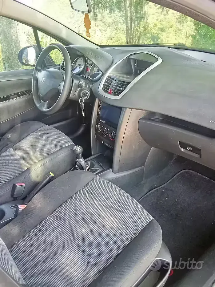 Usata Peugeot 207 68 CV (50 kW) 2007 Nero Berlina