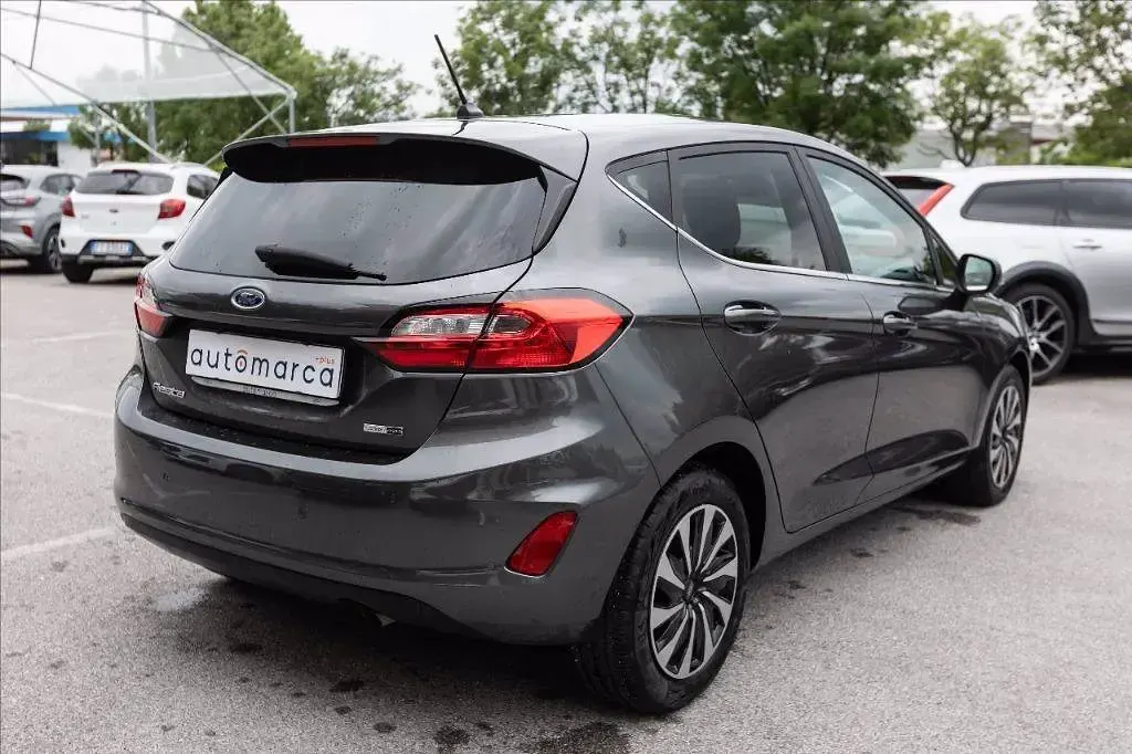 Usata Ford Fiesta Titanium 125 CV (91 kW) 2023 Grigio metallizzato Utilitaria