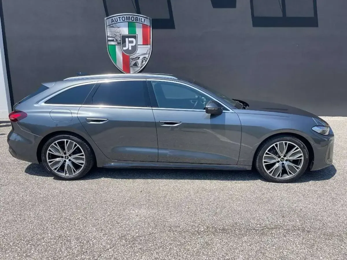 Usata Audi A5 S-Line 204 CV (150 kW) 2025 Grigio Station wagon