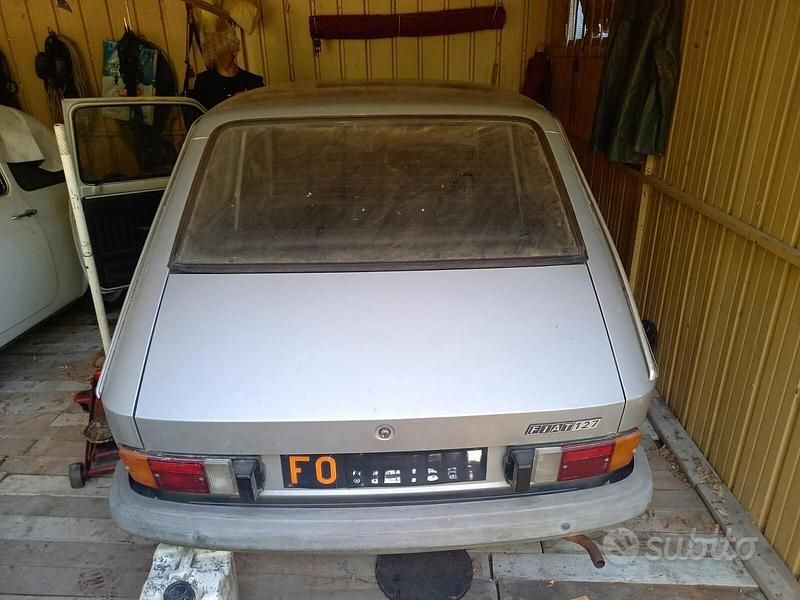 Grigio Usata 1980 Fiat 127 Tre volumi | 2500 € - Immagine 1/4