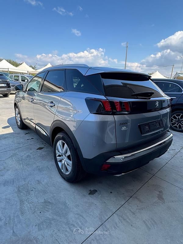 Usata Peugeot 3008 131 CV (96 kW) 2018 Argento SUV