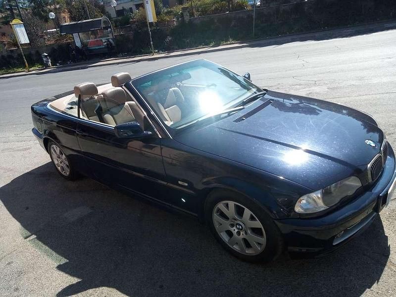Usata BMW 323 Cabriolet 173 CV (127 kW) 2000 Blu/azzurro Cabrio