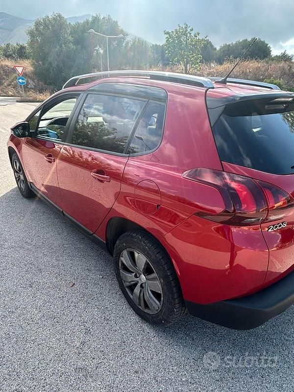 Usata Peugeot 2008 S 100 CV (73 kW) 2018 SUV