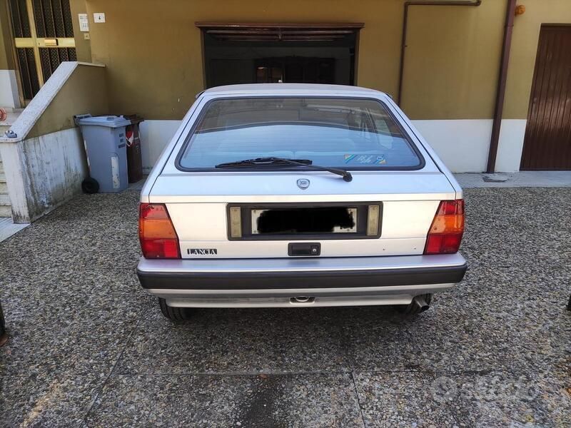 Usado Lancia Delta 75 CV (55 kW) 1990 Utilitario
