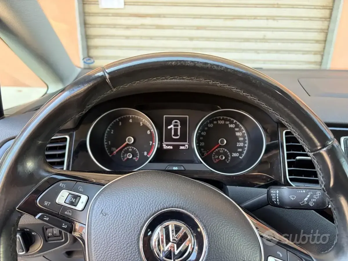 Usata VW Golf Sportsvan Highline 150 CV (110 kW) 2015 Grigio Monovolume