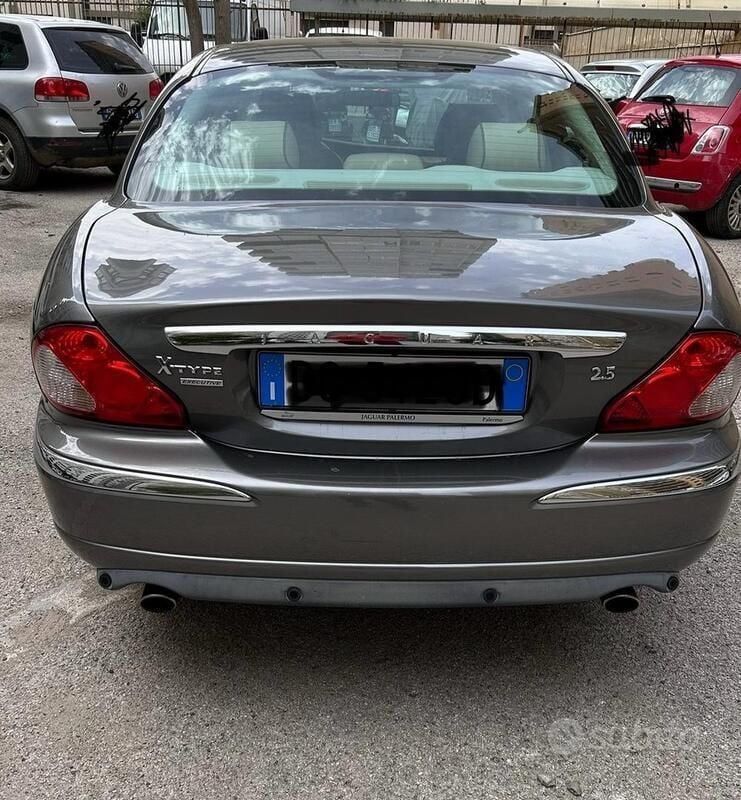 Usata Jaguar X-type Executive 196 CV (144 kW) 2007 Grigio Berlina