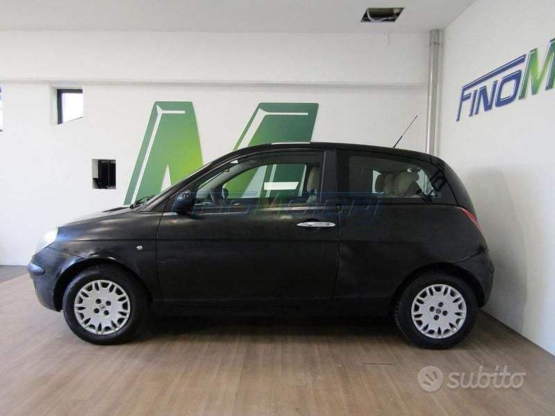 Usata Lancia Ypsilon 60 CV (44 kW) 2006 Nero Utilitaria