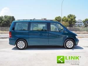 Usata Mercedes V220 122 CV (89 kW) 1999 Verde Monovolume