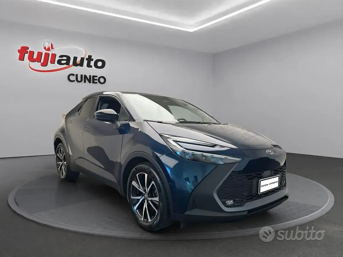 Usata Toyota C-HR Trend 197 CV (144 kW) 2024 Grigio SUV