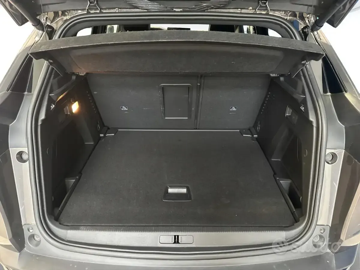 Usata Peugeot 3008 GT 131 CV (96 kW) 2023 Grigio SUV