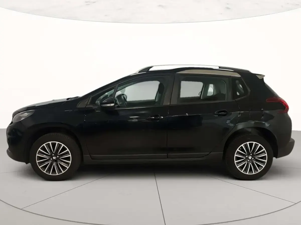 Usata Peugeot 2008 Allure 83 CV (61 kW) 2019 Nero metallizzato SUV