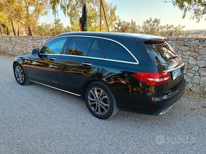 Usata Mercedes C220 170 CV (125 kW) 2018 Nero Station wagon
