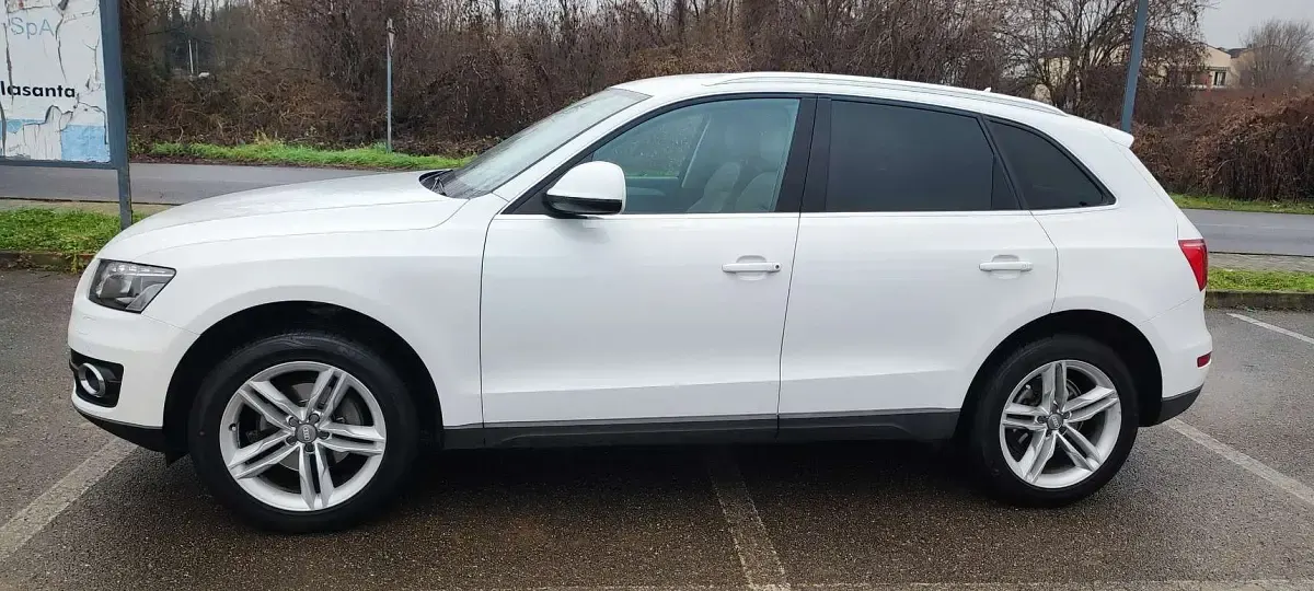 Usata Audi Q5 Ambiente 143 CV (105 kW) 2010 Bianco SUV