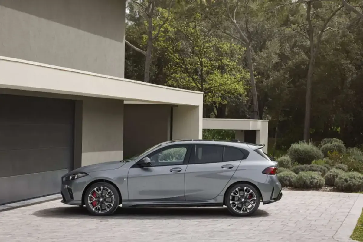 Usata BMW 118 M Sport 150 CV (110 kW) 2024 Argento Utilitaria