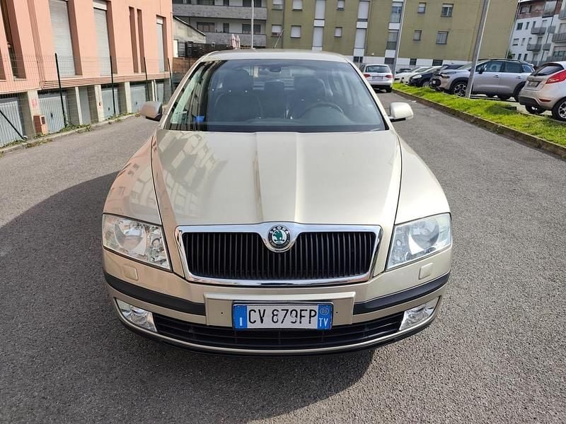 Usata Skoda Octavia Elegance 115 CV (84 kW) 2005 Oro Berlina
