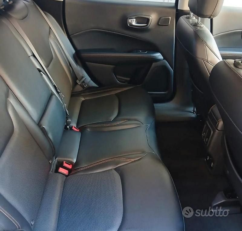 Usata Jeep Compass Limited 140 CV (102 kW) 2017 Grigio SUV